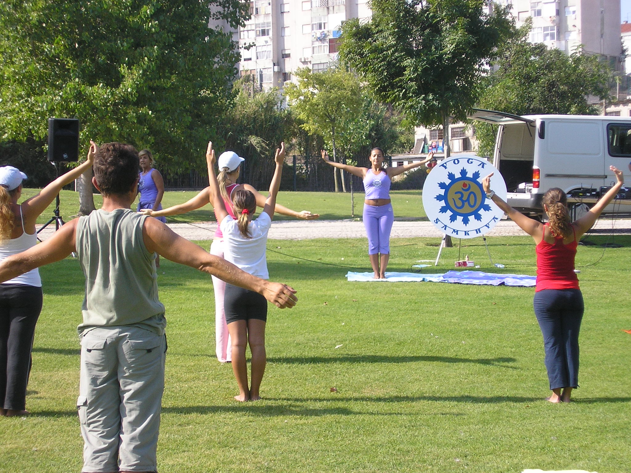 Yoga no Parque | Horário de Verão: das 10h15 às 11h30 | Fins-de-Semana Desportivos